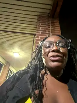 Snapshot of TilaTotti chatting on 12/17/25, 05:02 TilaTotti online show from 12/17/25, 05:02