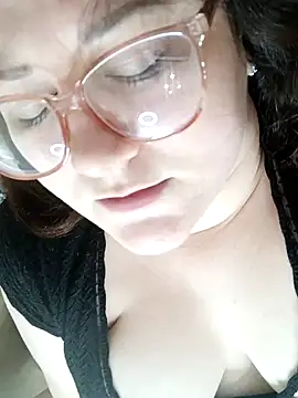 Snapshot of Sindy_Jeniceee chatting on 12/03/24, 09:00 Sindy Jeniceee online show from 12/03/24, 09:00