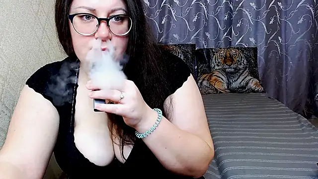 Snapshot of Sindy_Jeniceee chatting on 11/11/25, 12:05 Sindy Jeniceee online show from 11/11/25, 12:05