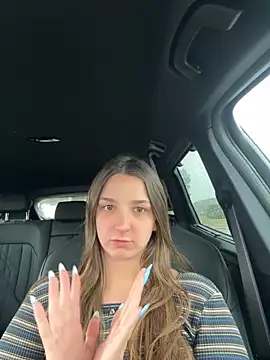 DoriDeluxe66 online show from 10/13/25, 12:38