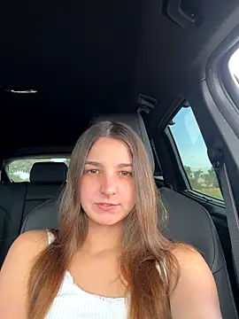 DoriDeluxe66 online show from 10/14/25, 11:00