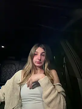 DoriDeluxe66 online show from 02/27/26, 10:43