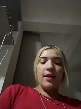 Snapshot of Sarita-candy chatting on 01/20/25, 03:15 Sarita-candy online show from 01/20/25, 03:15