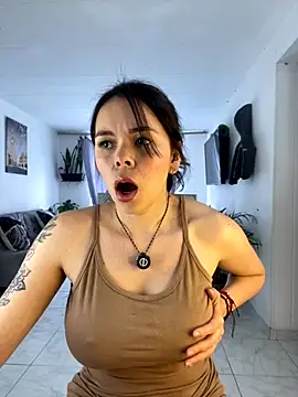 carolina16love online show from 10/05/25, 09:02