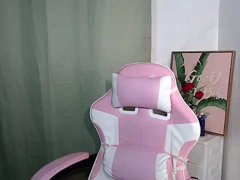 Snapshot of urfantacyjamaica chatting on 10/10/25, 10:09 urfantacyjamaica online show from 10/10/25, 10:09