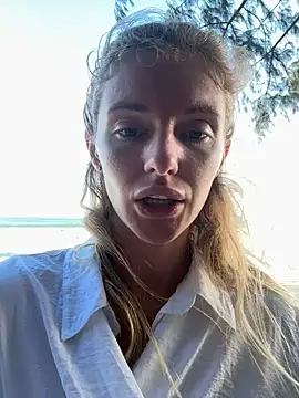 Snapshot of neighbours_love chatting on 01/07/25, 09:40 neighbours love online show from 01/07/25, 09:40