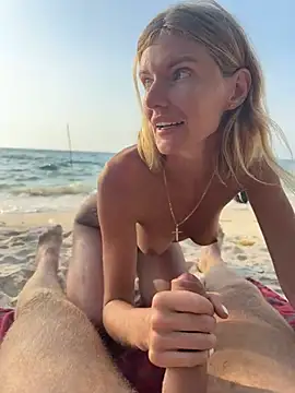 Snapshot of neighbours_love chatting on 02/04/25, 09:28 neighbours love online show from 02/04/25, 09:28