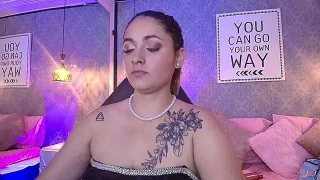 Emiily W online show from 02/07/25, 01:43