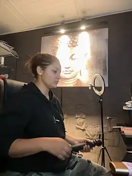 Emiily W online show from 10/27/25, 09:35