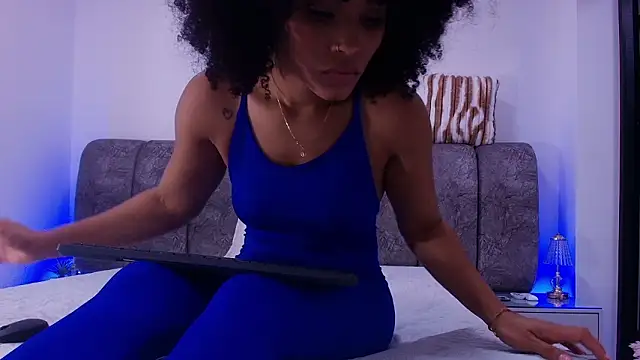 naia blessed online show from 02/05/26, 07:18