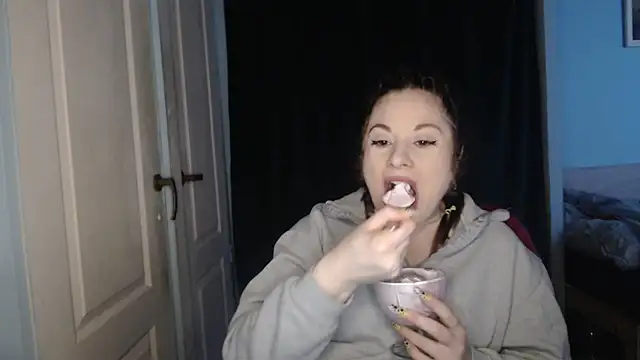 ryhhnnagold99 online show from 04/08/26, 04:29