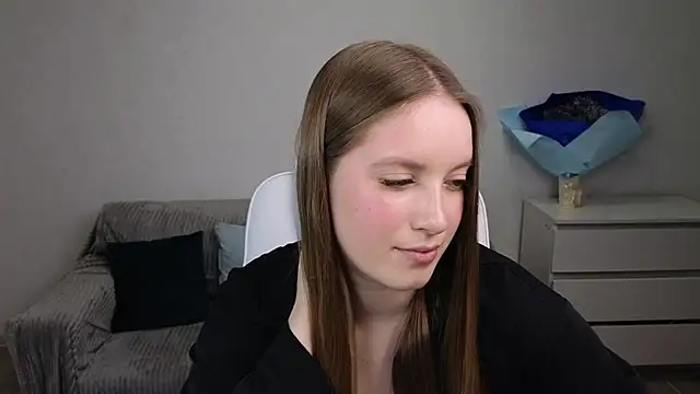 Snapshot of EvaMaddison chatting on 02/24/25, 04:04 EvaMaddison online show from 02/24/25, 04:04