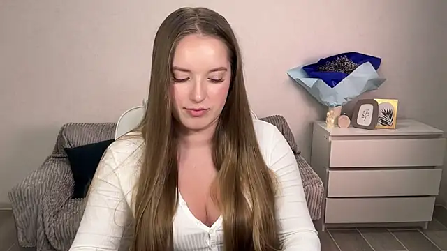 Snapshot of EvaMaddison chatting on 10/08/25, 08:17 EvaMaddison online show from 10/08/25, 08:17