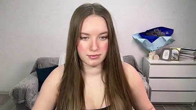 Snapshot of EvaMaddison chatting on 11/25/25, 05:35 EvaMaddison online show from 11/25/25, 05:35