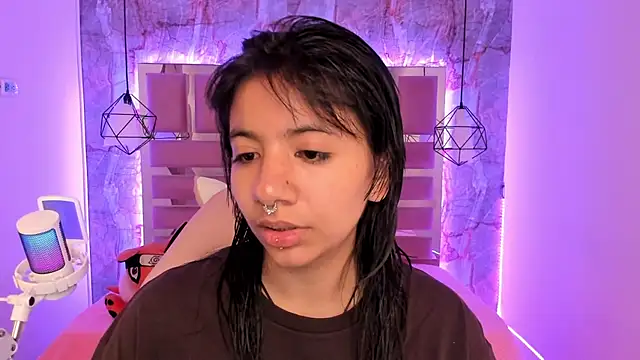 Nami usagi online show from 12/22/24, 12:27