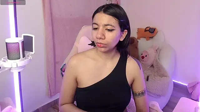 Nami usagi online show from 10/21/25, 12:39