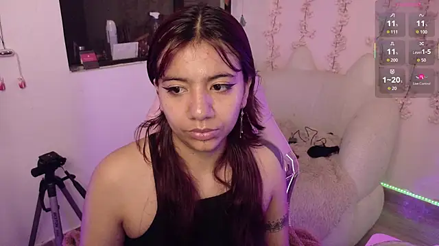 Snapshot of Nami_usagi chatting on 04/30/26, 12:33 Nami usagi online show from 04/30/26, 12:33