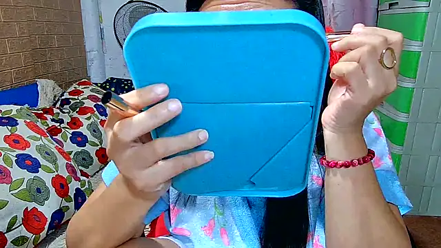 M e c e l online show from 02/27/25, 09:04