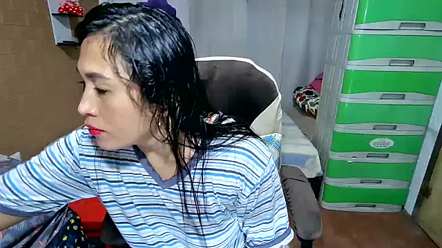 Snapshot of M_e_c_e_l chatting on 05/03/26, 01:44 M e c e l online show from 05/03/26, 01:44