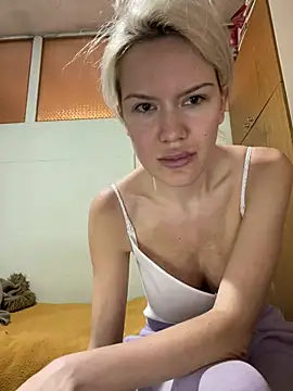 Snapshot of Keylili chatting on 02/11/25, 06:33 Keylili online show from 02/11/25, 06:33