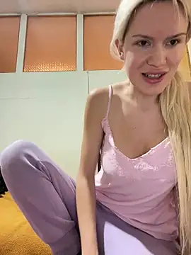 Snapshot of Keylili chatting on 03/21/25, 06:07 Keylili online show from 03/21/25, 06:07