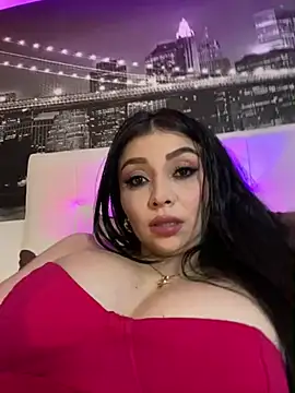 Snapshot of KateLatorre chatting on 03/04/25, 10:38 KateLatorre online show from 03/04/25, 10:38