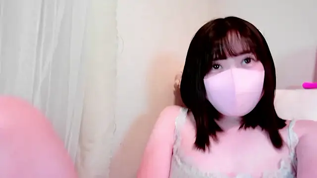 MOMO ROSE online show from 11/12/25, 09:36