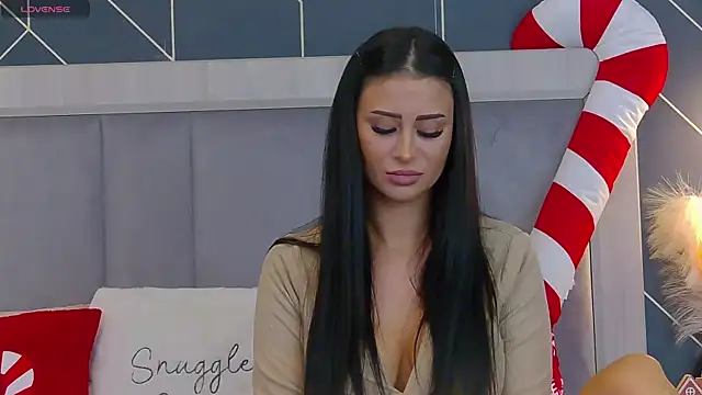 EmyLaveau online show from 12/23/25, 06:33