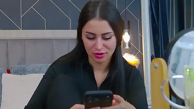 EmyLaveau online show from 02/04/26, 06:08