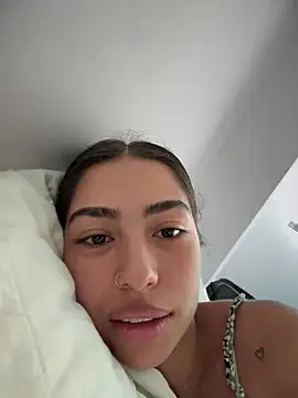 Snapshot of samantha_bss chatting on 12/19/24, 04:35 samantha bss online show from 12/19/24, 04:35