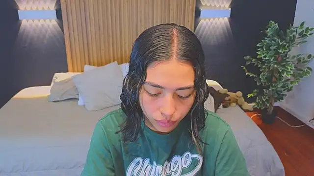 Snapshot of samantha_bss chatting on 01/14/25, 01:49 samantha bss online show from 01/14/25, 01:49