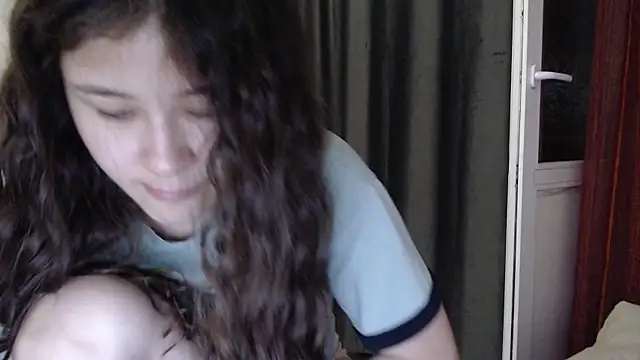 Snapshot of Riz_girl chatting on 09/08/25, 02:38 Riz girl online show from 09/08/25, 02:38