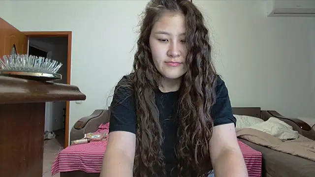 Snapshot of Riz_girl chatting on 10/11/25, 12:15 Riz girl online show from 10/11/25, 12:15