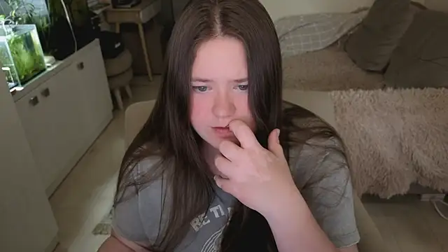 remirann  online show from 04/22/26, 12:18