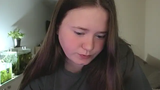 Snapshot of remirann_ chatting on 05/09/26, 02:33 remirann online show from 05/09/26, 02:33
