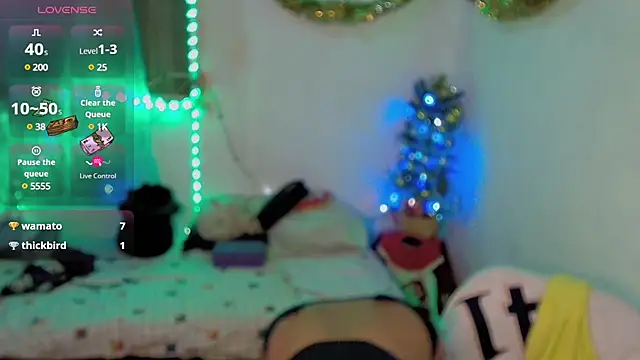 Snapshot of kiarybell__ chatting on 12/15/24, 05:34 kiarybell online show from 12/15/24, 05:34