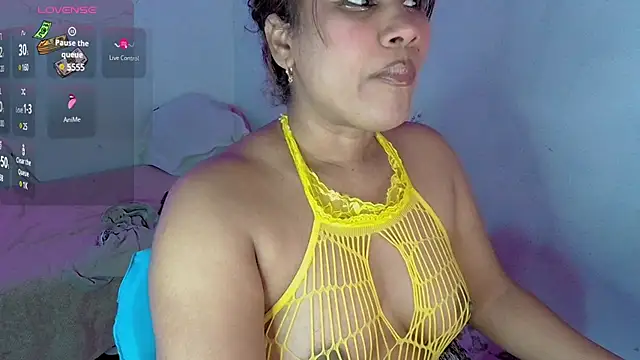 Snapshot of kiarybell__ chatting on 02/03/25, 03:09 kiarybell online show from 02/03/25, 03:09