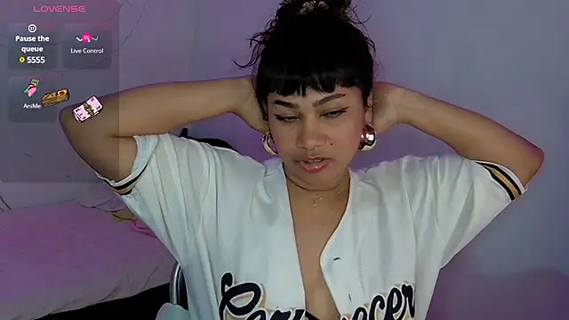 Snapshot of kiarybell__ chatting on 02/23/25, 03:24 kiarybell online show from 02/23/25, 03:24