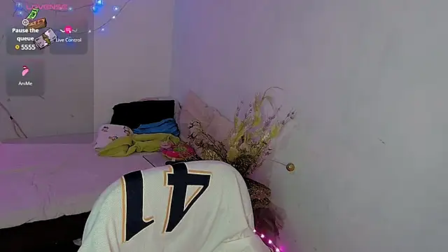 Snapshot of kiarybell__ chatting on 03/02/25, 05:01 kiarybell online show from 03/02/25, 05:01