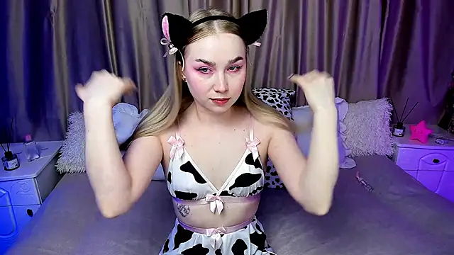 LilyStarlight online show from 11/14/25, 05:17