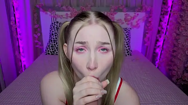 LilyStarlight online show from 06/02/26, 03:41