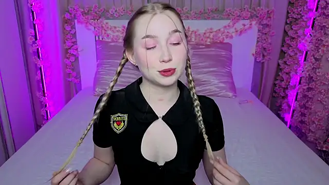 LilyStarlight online show from 06/21/26, 04:04