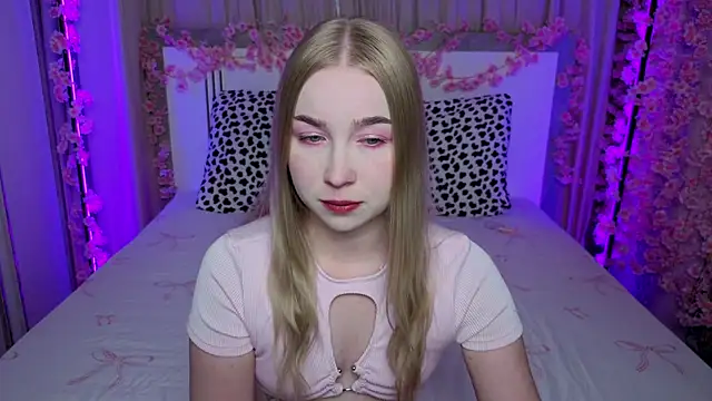 LilyStarlight online show from 07/17/26, 03:46