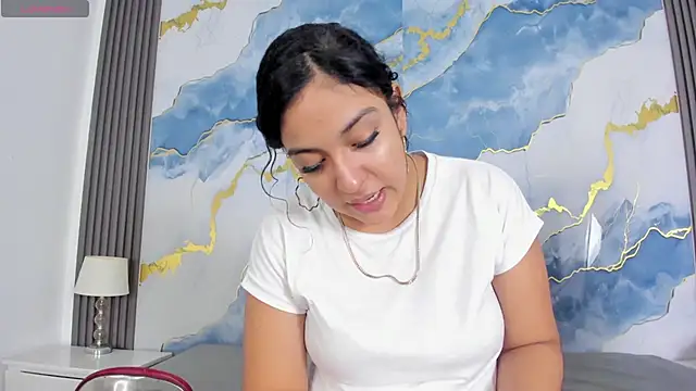 Snapshot of Kylieandjhonny chatting on 11/28/25, 08:11 Kylieandjhonny online show from 11/28/25, 08:11