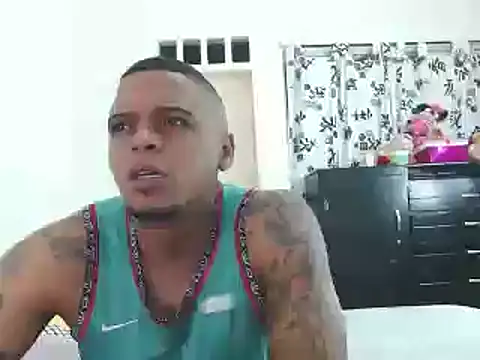 Snapshot of hot_and_naughty_latin chatting on 01/04/25, 01:31 hot and naughty latin online show from 01/04/25, 01:31