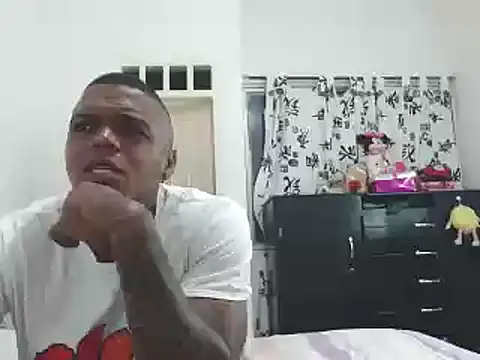 Snapshot of hot_and_naughty_latin chatting on 01/21/25, 10:19 hot and naughty latin online show from 01/21/25, 10:19