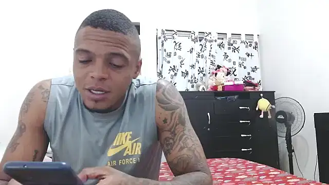 Snapshot of hot_and_naughty_latin chatting on 01/30/25, 10:08 hot and naughty latin online show from 01/30/25, 10:08