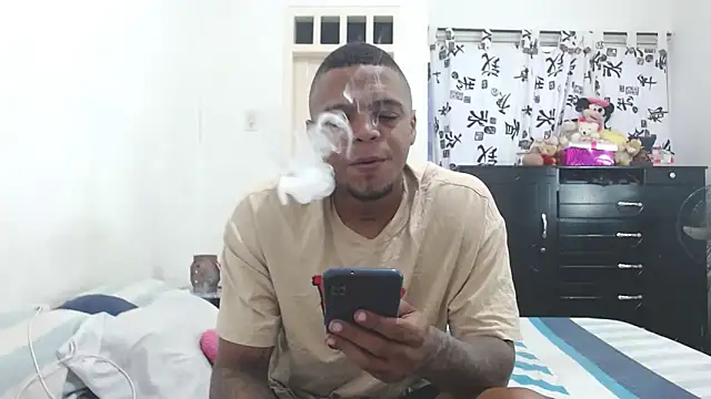 Snapshot of hot_and_naughty_latin chatting on 02/14/25, 11:21 hot and naughty latin online show from 02/14/25, 11:21