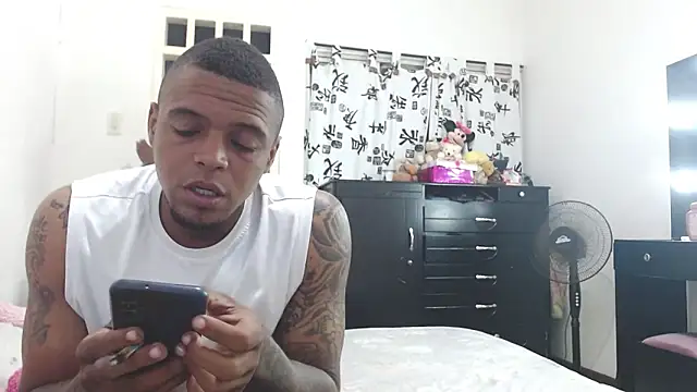 Snapshot of hot_and_naughty_latin chatting on 02/20/25, 10:59 hot and naughty latin online show from 02/20/25, 10:59