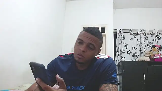 Snapshot of hot_and_naughty_latin chatting on 03/07/25, 10:45 hot and naughty latin online show from 03/07/25, 10:45